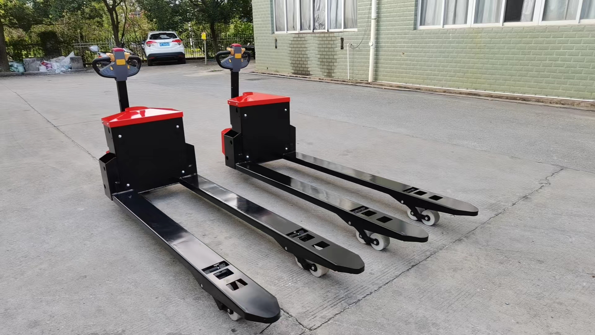 2Ton Off-road Electric Pallet Jack Battery Walkie Pallet Truck - WELIFTRICH