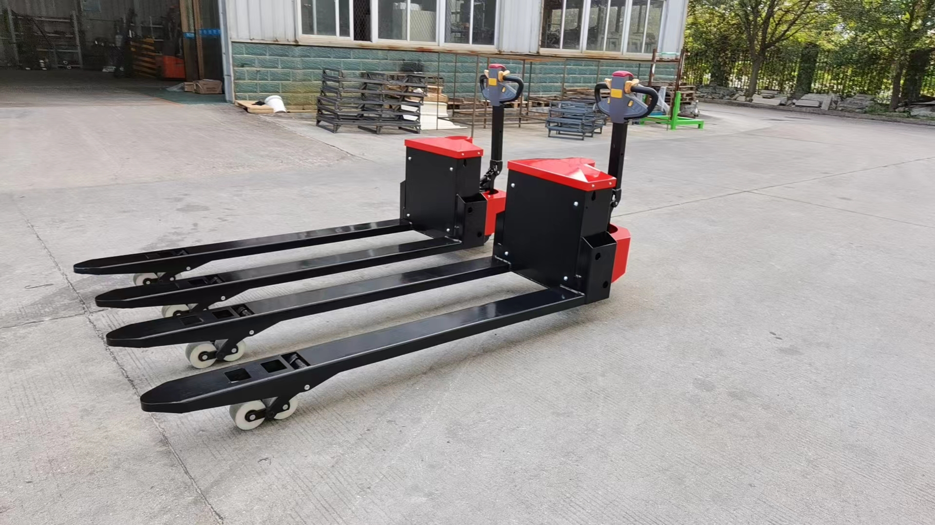 2Ton Off-road Electric Pallet Jack Battery Walkie Pallet Truck - WELIFTRICH