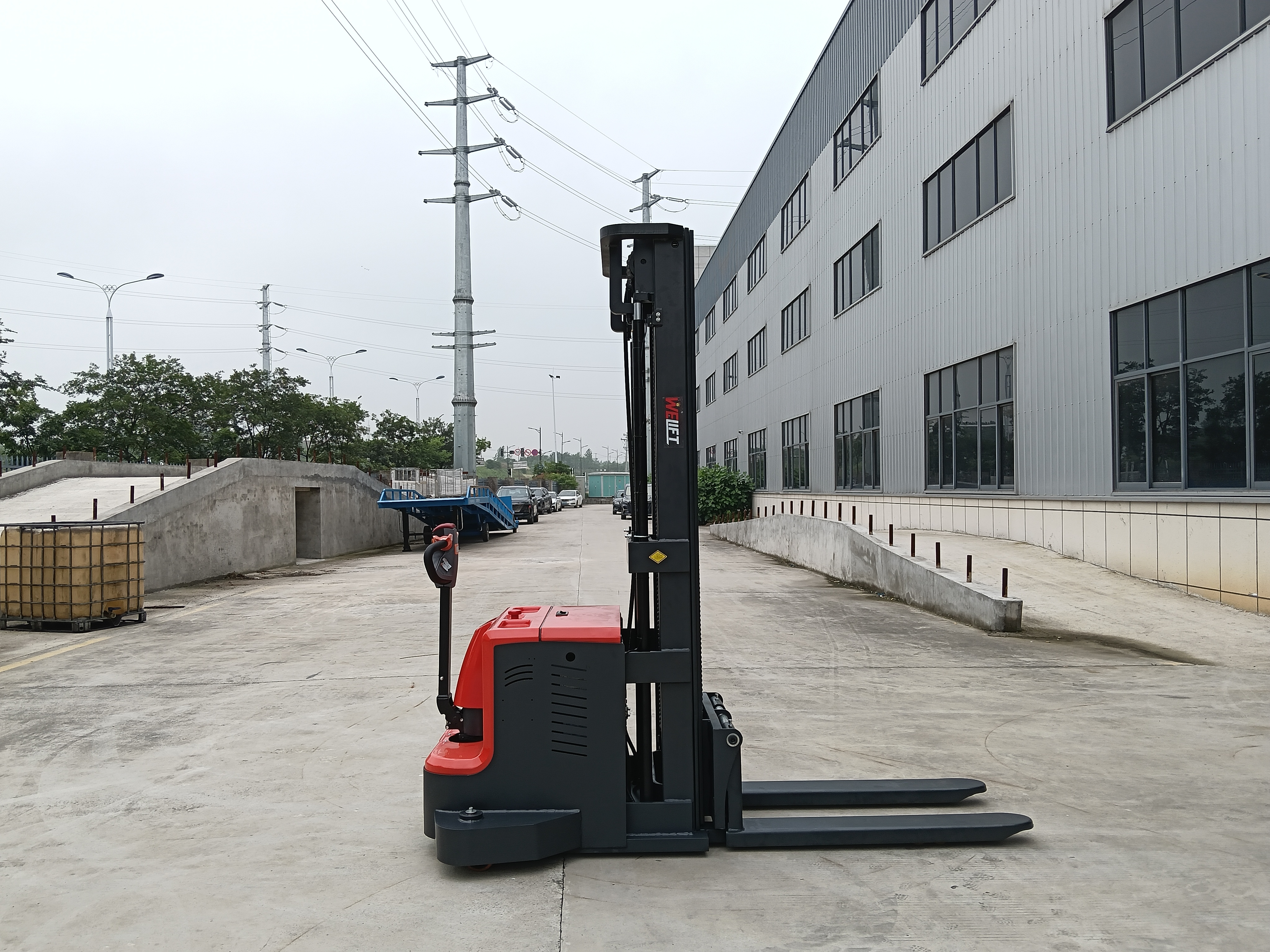 Weliftrich1500kg 1.5ton Pedestrian Electric Stacker Electric Push Stacker for Sale ES-16K